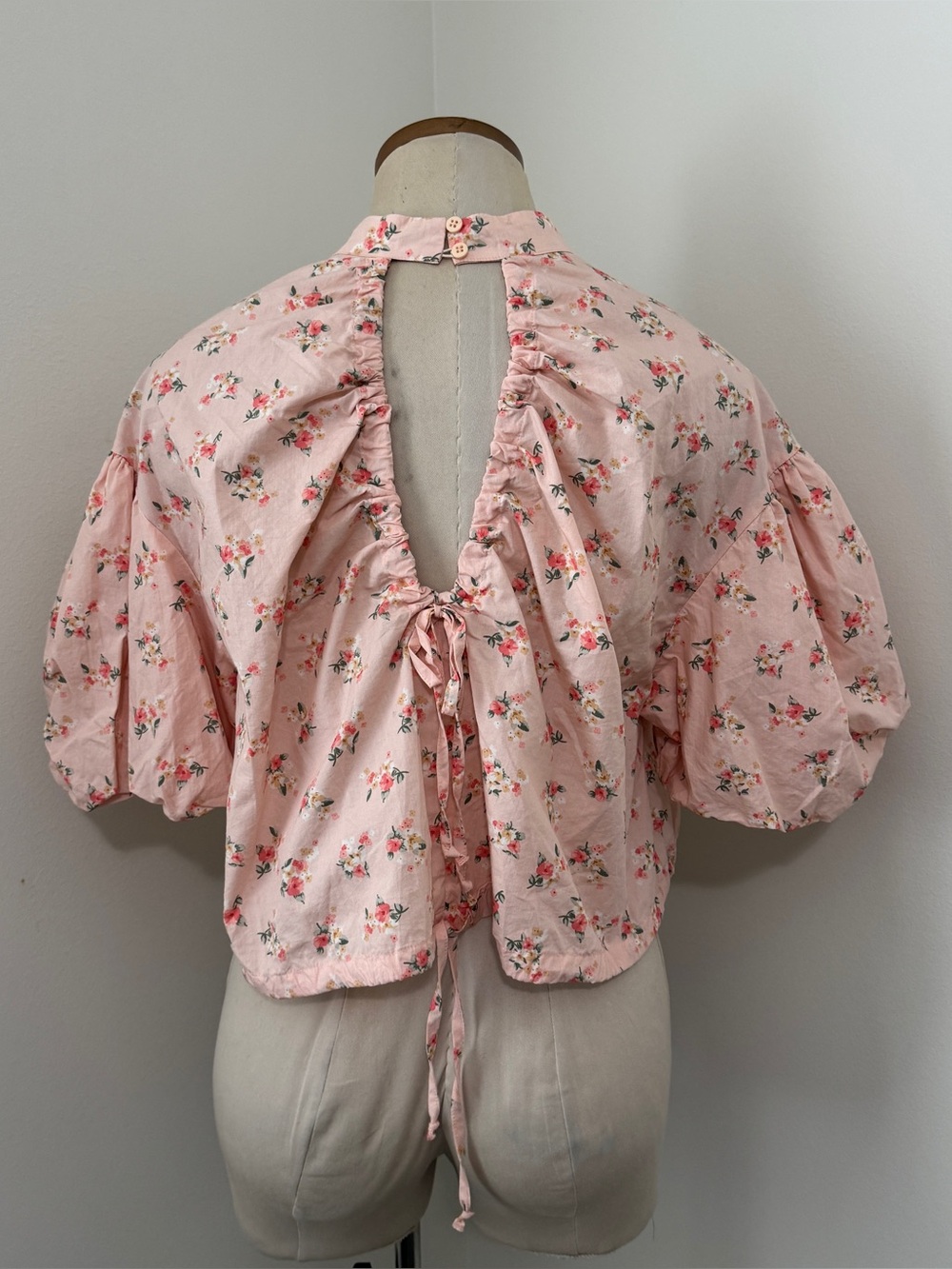 Anthropologie Medium Pink Floral Cropped Bubble-Sleeve Top ~ Coquette Cottage - Picture 3 of 7